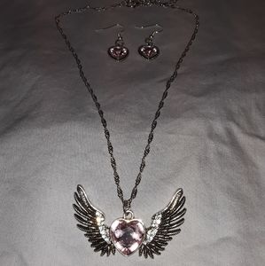 Heart winged necklace set